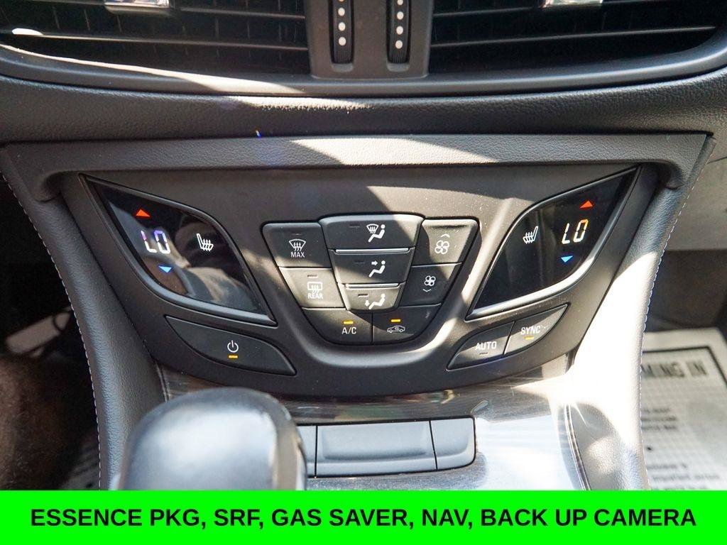 Used 2019 Buick Envision Essence FWD image 28