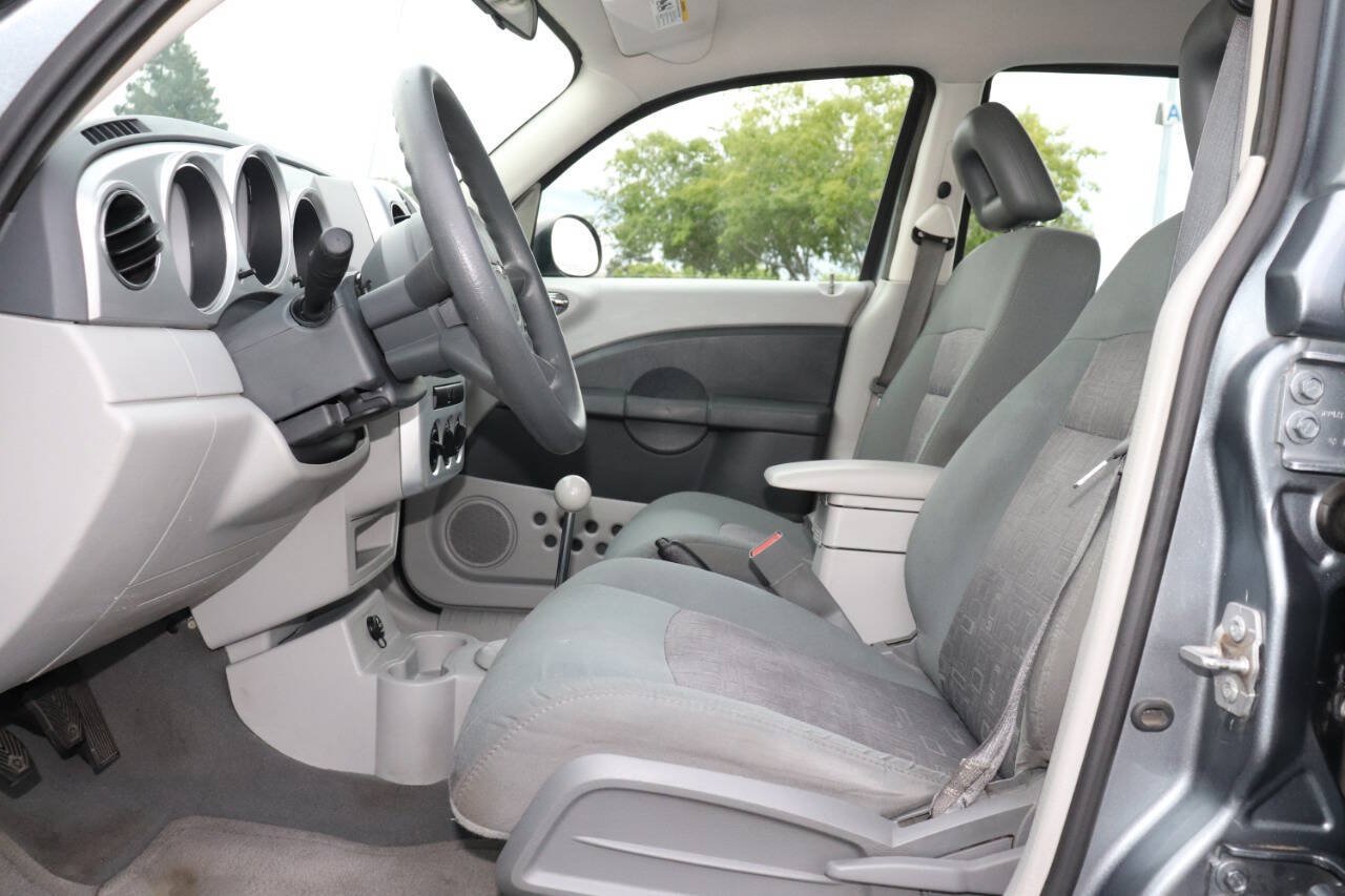 Used 2009 Chrysler PT Cruiser FWD image 12