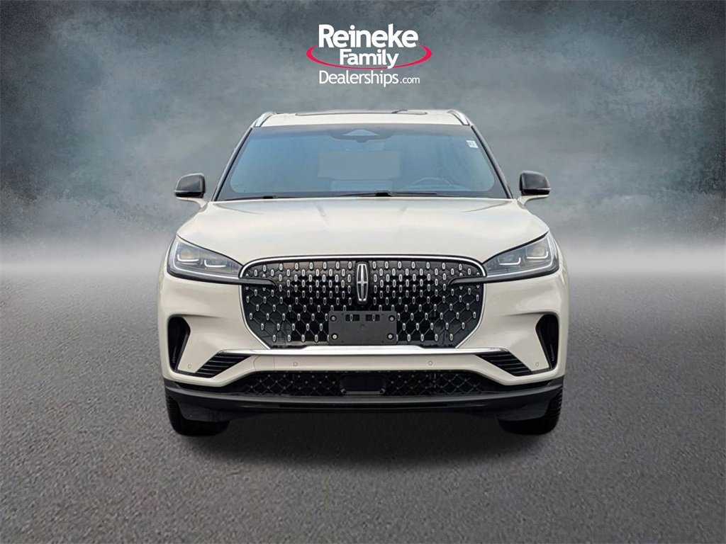 Used 2025 Lincoln Aviator Reserve image 2