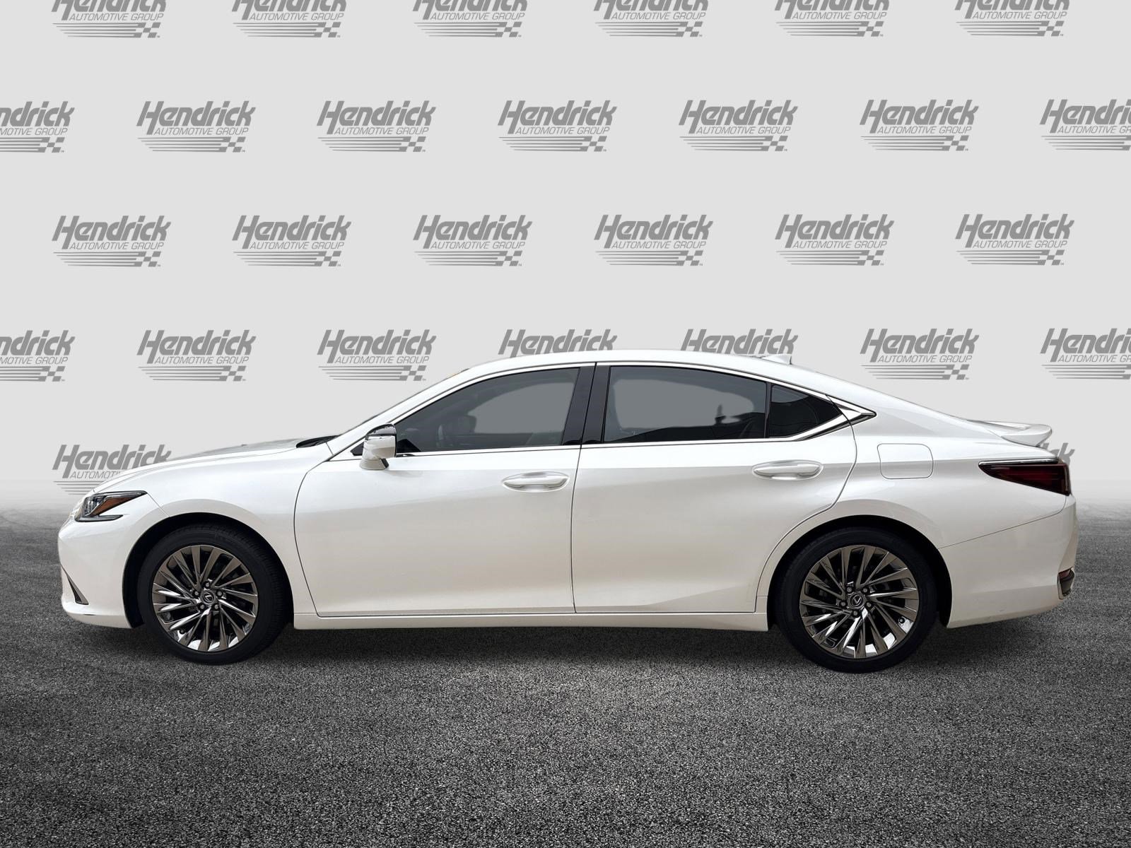 Used 2024 Lexus ES 300h w/ Accessory Package (Z2) FWD image 7
