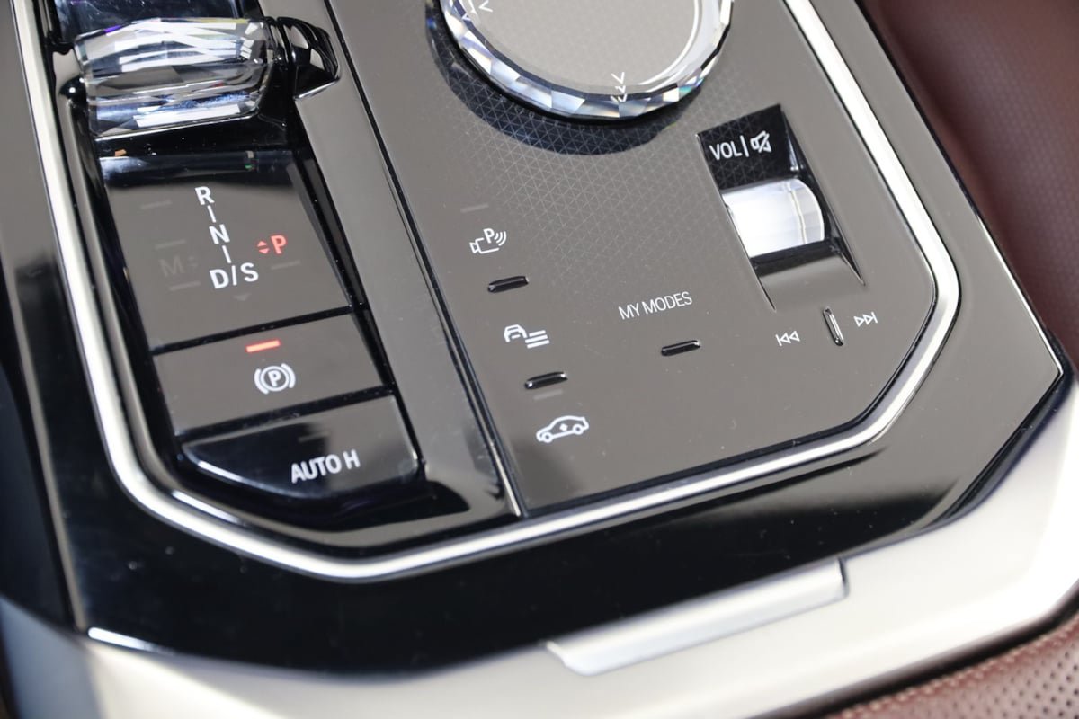 Used 2025 BMW 760i xDrive AWD/4WD image 41