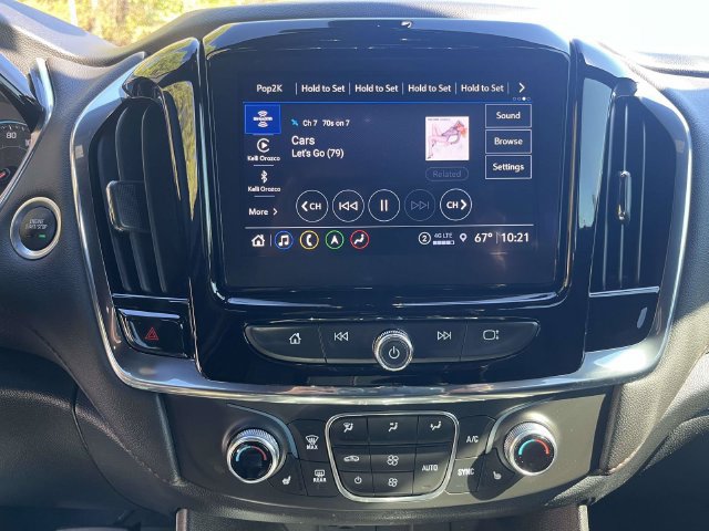 Used 2023 Chevrolet Traverse RS FWD image 25