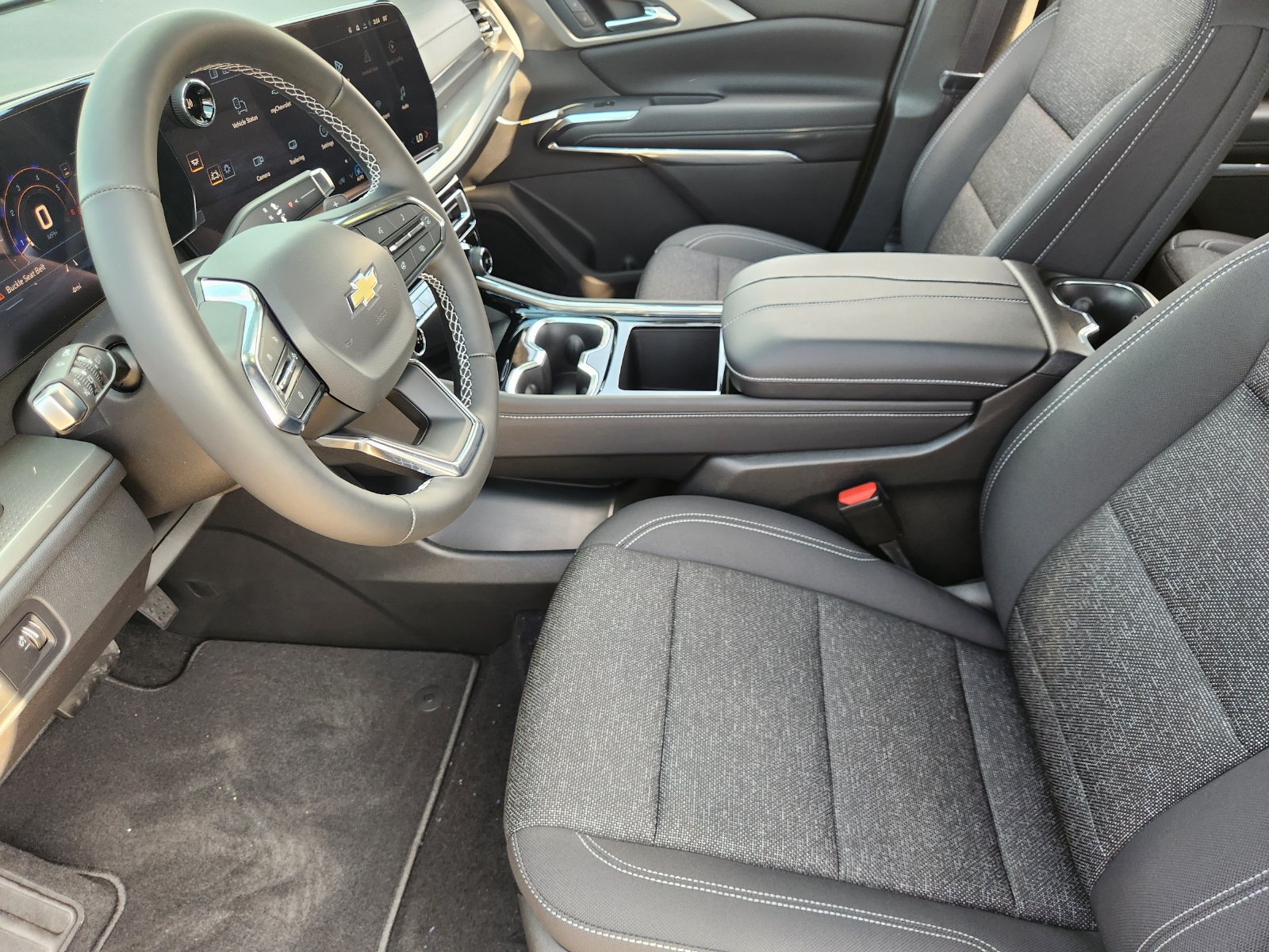 New 2027 Chevrolet Traverse LT FWD image 13