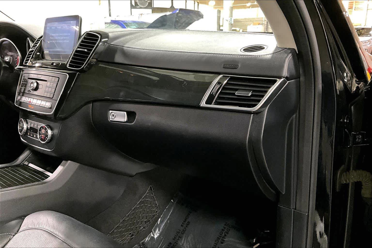 Used 2018 Mercedes-Benz GLS 550 4MATIC image 19