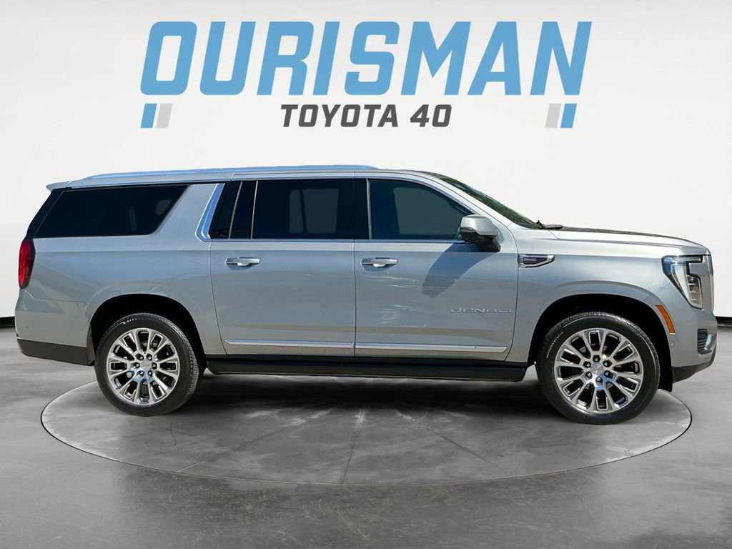 Used 2025 GMC Yukon XL Denali w/ Sun & Power Step Package AWD/4WD image 8