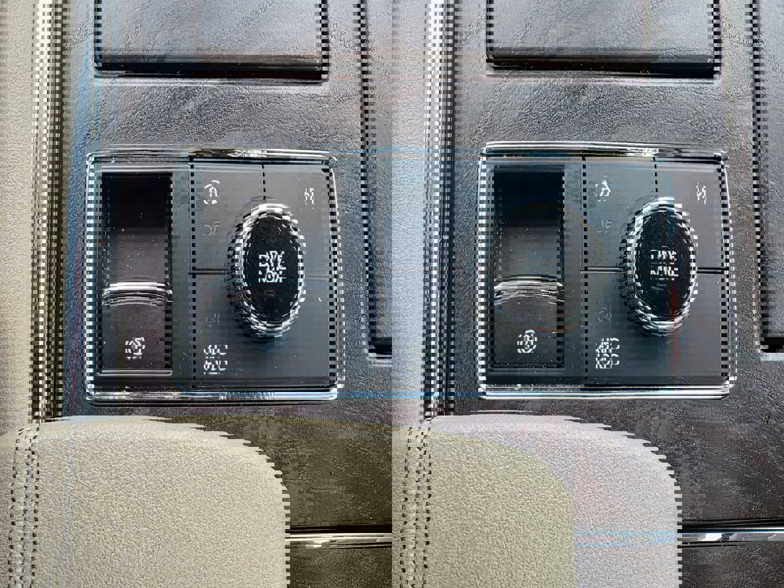 Used 2022 Lincoln Navigator L Reserve AWD/4WD image 32