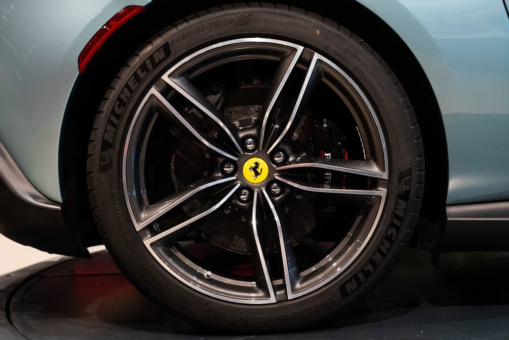 Certified 2024 Ferrari Roma Spider RWD image 15