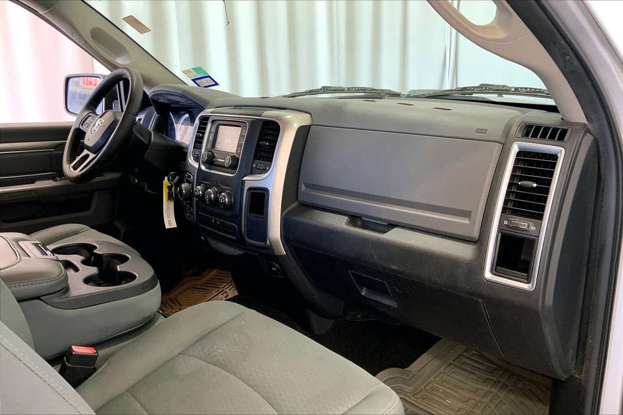 Used 2017 RAM 1500 Classic SLT image 28