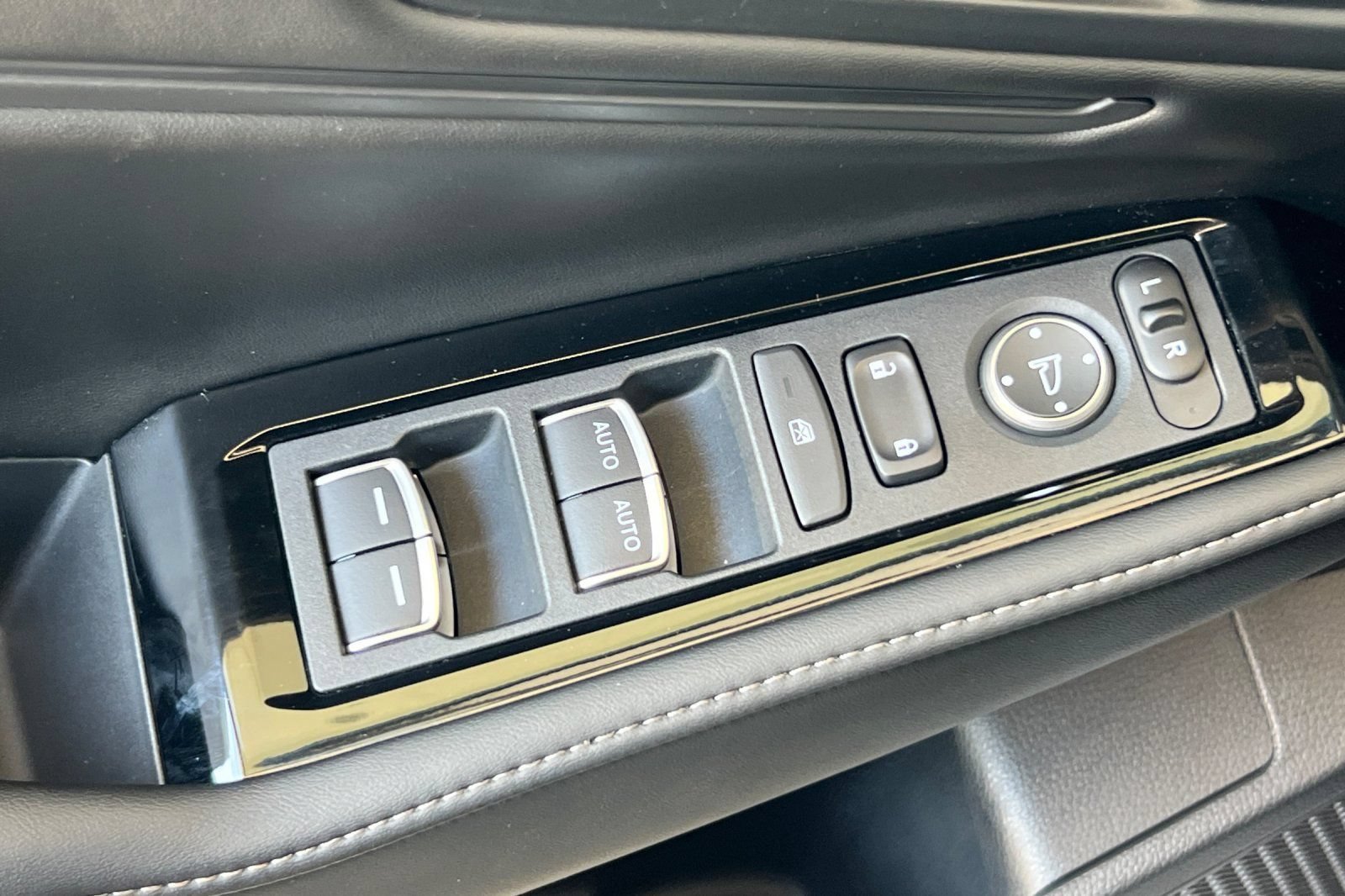 Certified 2023 Honda Accord Touring image 11
