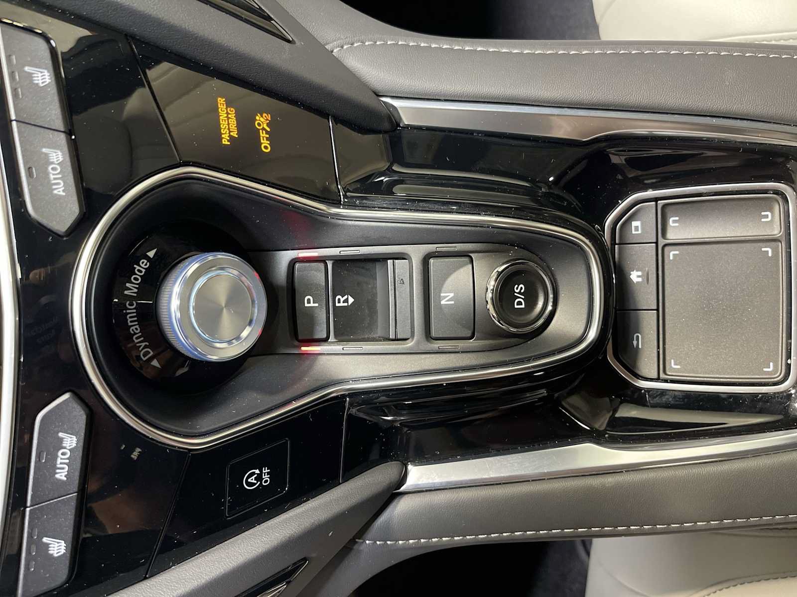 Certified 2025 Acura RDX SH-AWD image 17