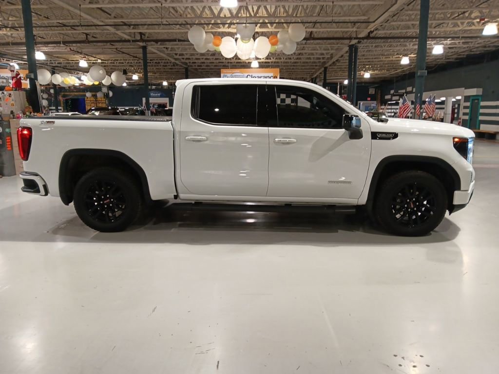 Used 2025 GMC Sierra 1500 Elevation w/ Elevation Premium Package image 5