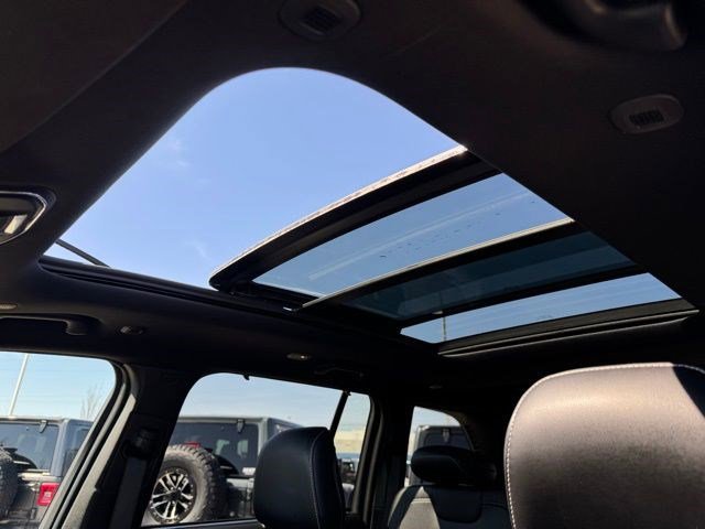 Certified 2024 Jeep Grand Cherokee Limited w/ Luxury Tech Group II image 23