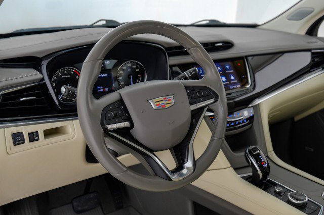 Used 2023 Cadillac XT6 Premium Luxury AWD/4WD image 14