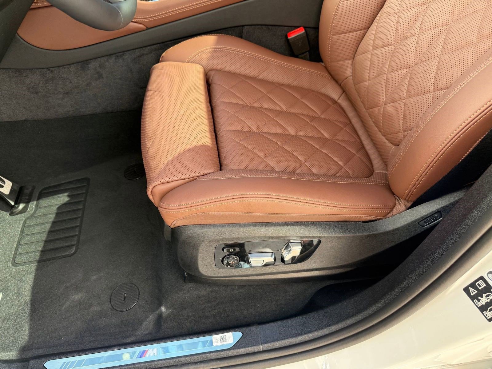 New 2026 BMW X6 xDrive40i w/ Climate Comfort Package image 12