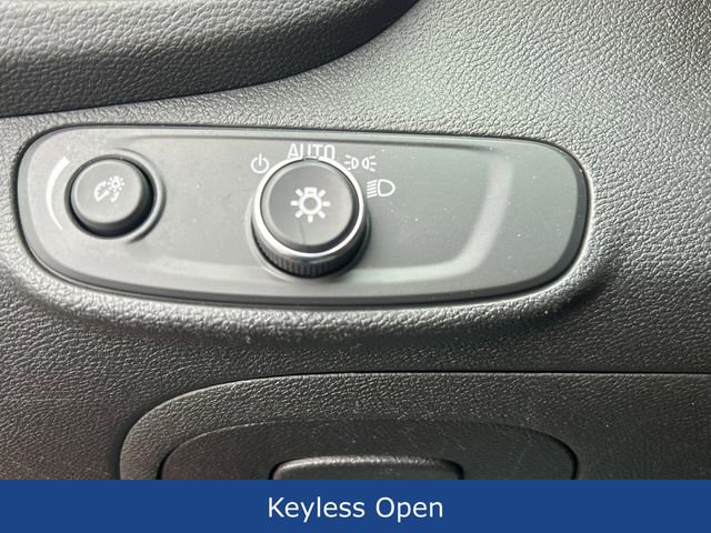 Used 2018 Chevrolet Trax LT w/ LT Convenience Package image 14