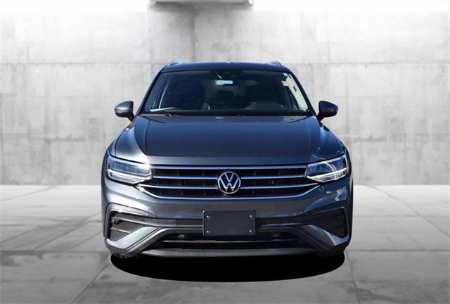 Certified 2022 Volkswagen Tiguan SE w/ Panoramic Sunroof Package image 4