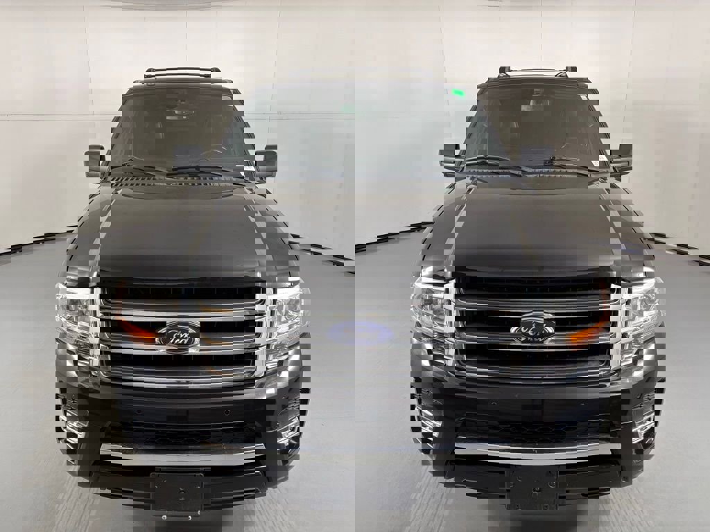 Used 2016 Ford Expedition Limited RWD image 4