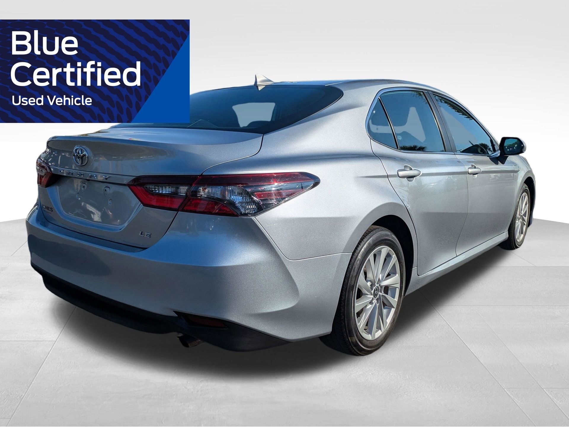 Used 2024 Toyota Camry LE FWD image 5