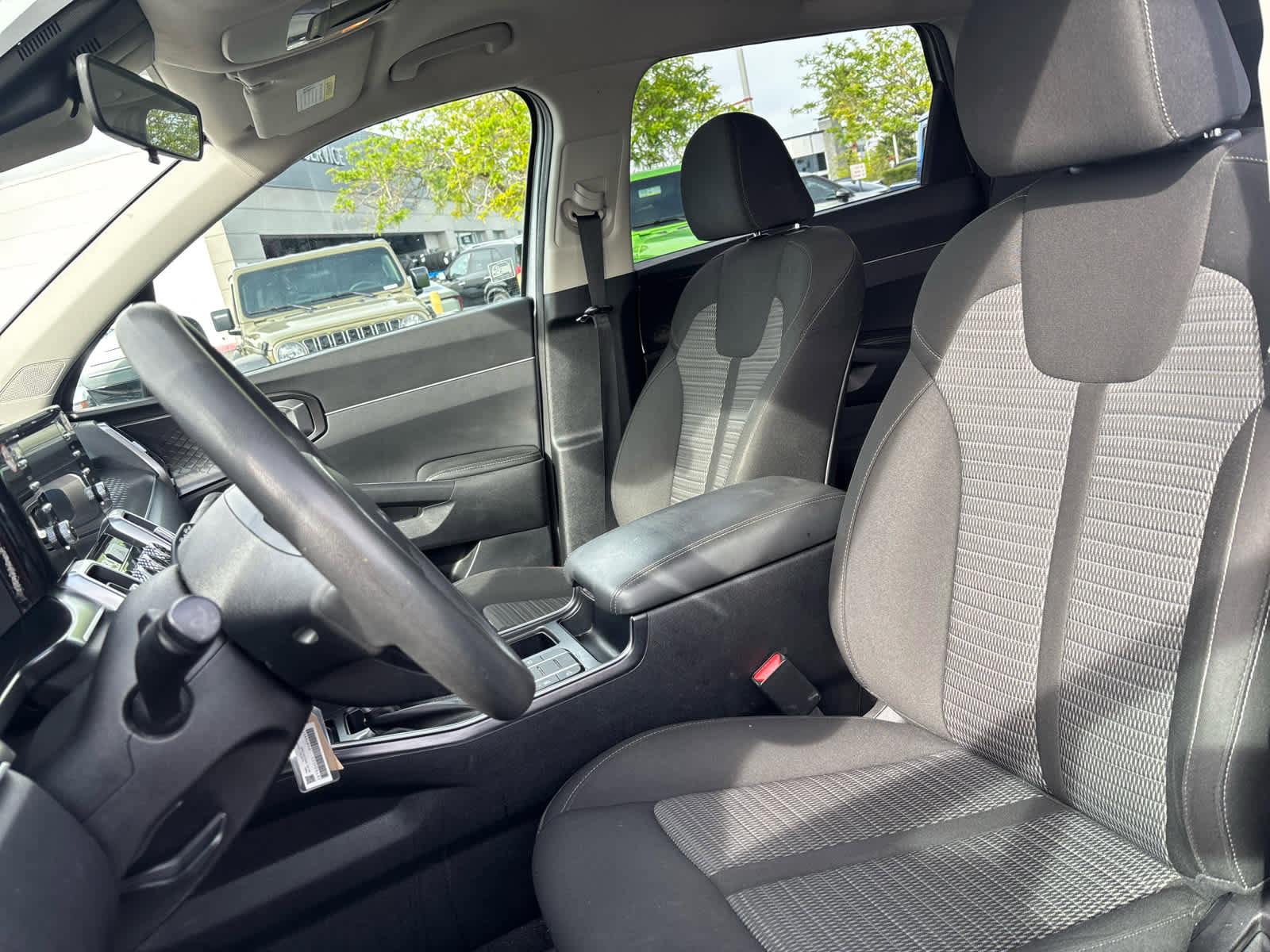 Used 2022 Kia Sorento LX image 16