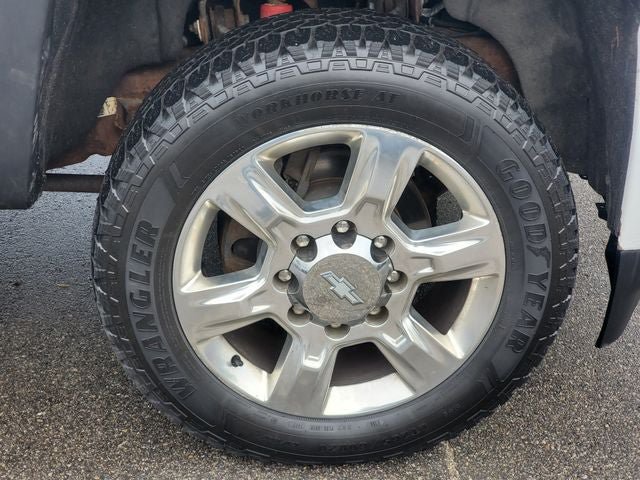Used 2018 Chevrolet Silverado 2500 LTZ w/ Custom Sport Edition AWD/4WD image 33