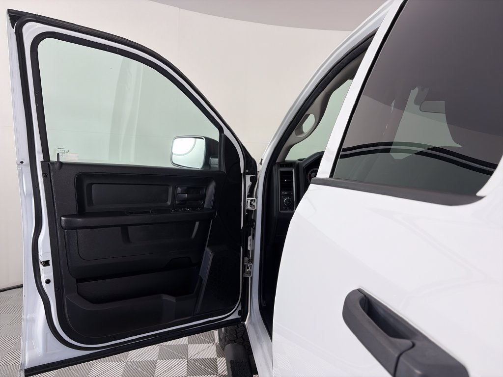 Used 2018 RAM 1500 Express w/ Express Value Package AWD/4WD image 10