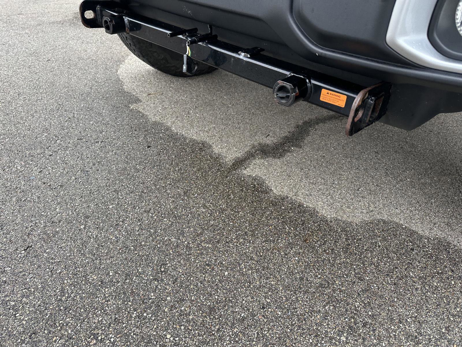 Used 2018 Jeep Wrangler Unlimited Sahara w/ Cold Weather Group image 15