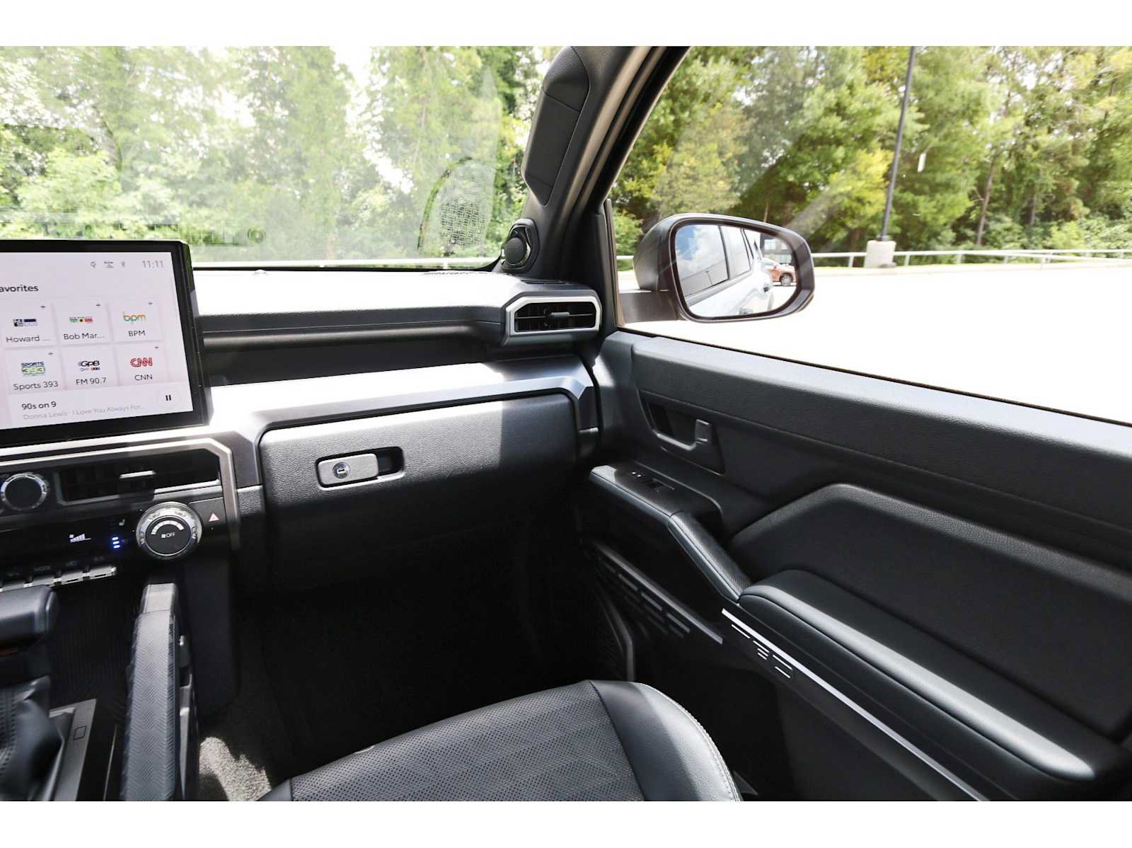 Used 2025 Toyota 4Runner TRD Off-Road Premium AWD/4WD image 8