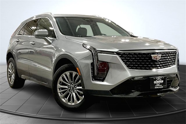 Used 2024 Cadillac XT4 Premium Luxury image 12