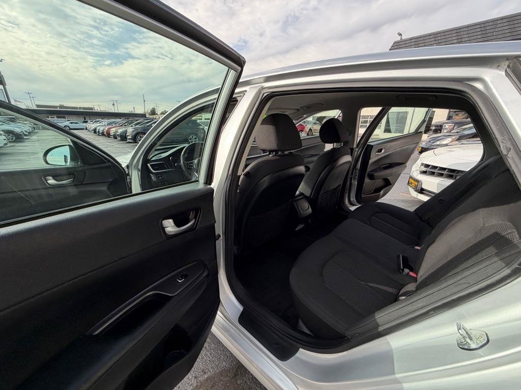 Used 2020 Kia Optima LX FWD image 12