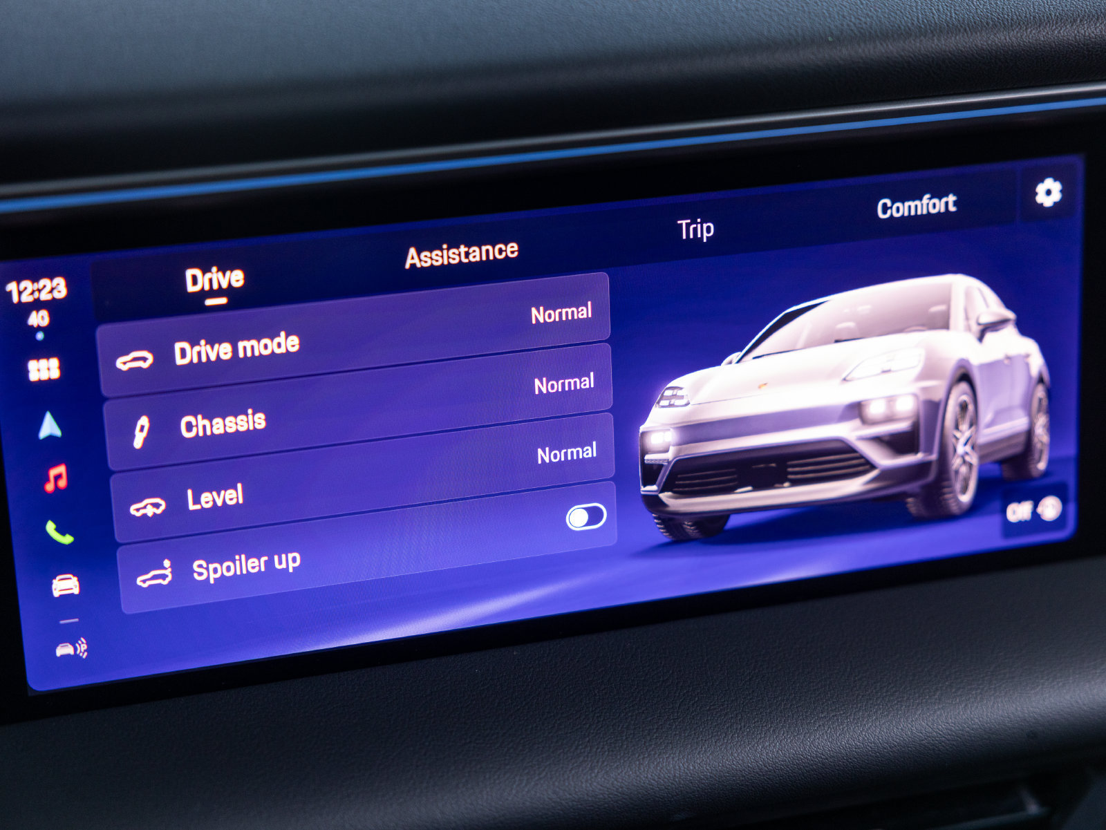 Certified 2025 Porsche Macan 4S Electric AWD/4WD image 57