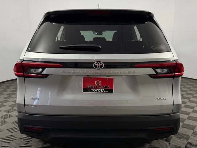 Used 2024 Toyota Grand Highlander XLE image 34