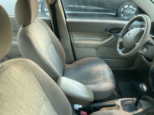 Used 2005 Ford Focus S FWD image 3