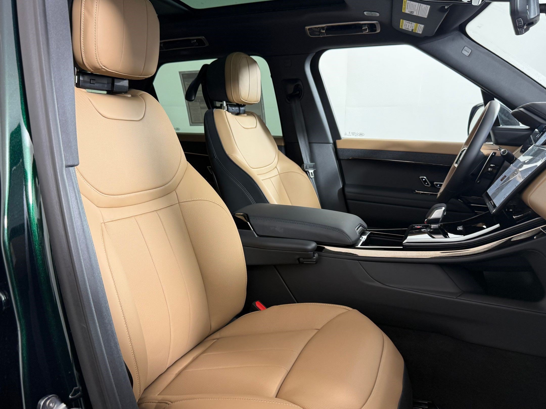 New 2026 Land Rover Range Rover Sport Dynamic SE AWD/4WD image 22