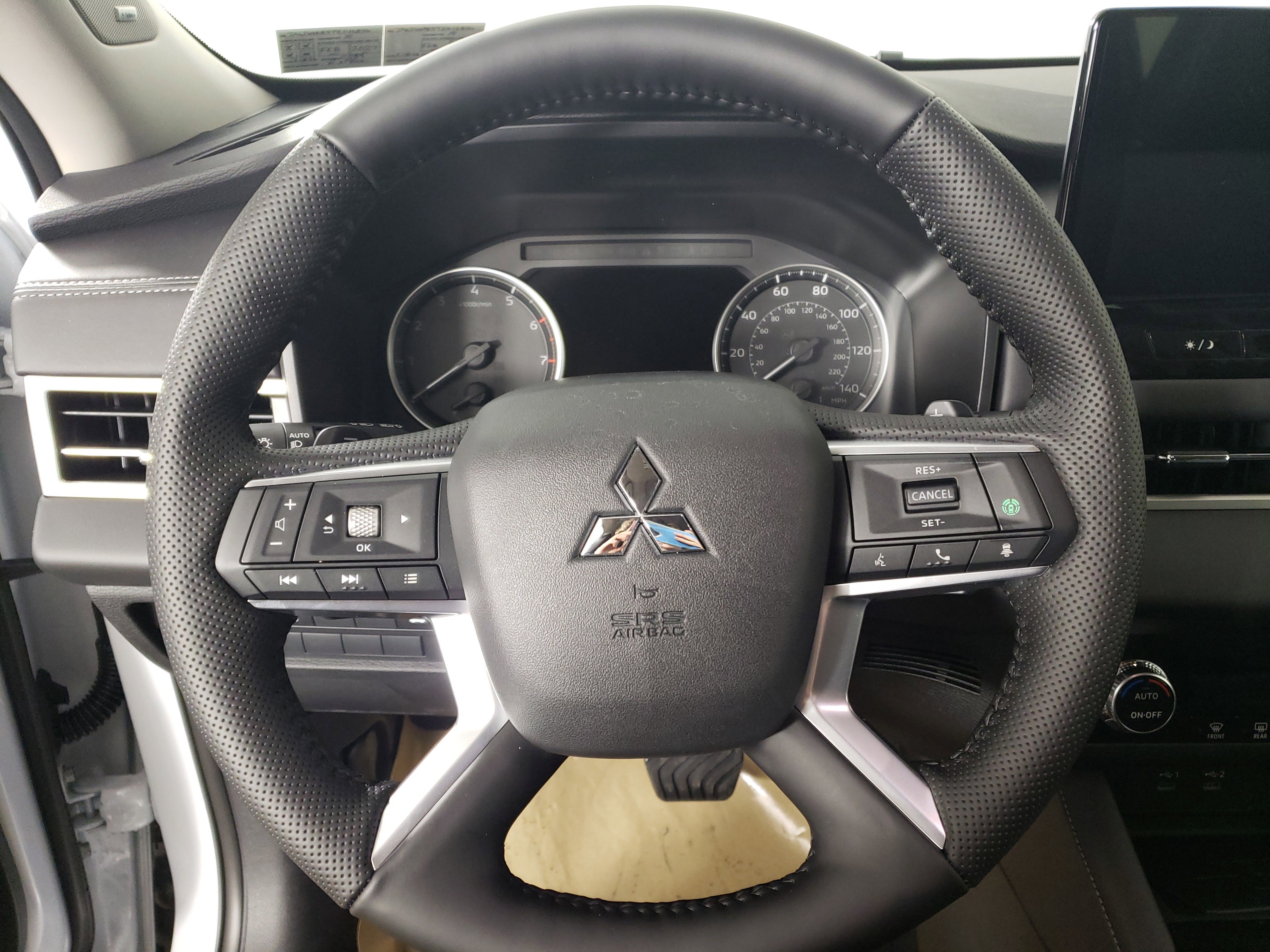 New 2026 Mitsubishi Outlander AWD image 18