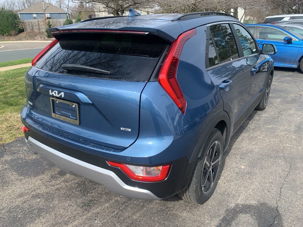 Used 2024 Kia Niro EX image 4