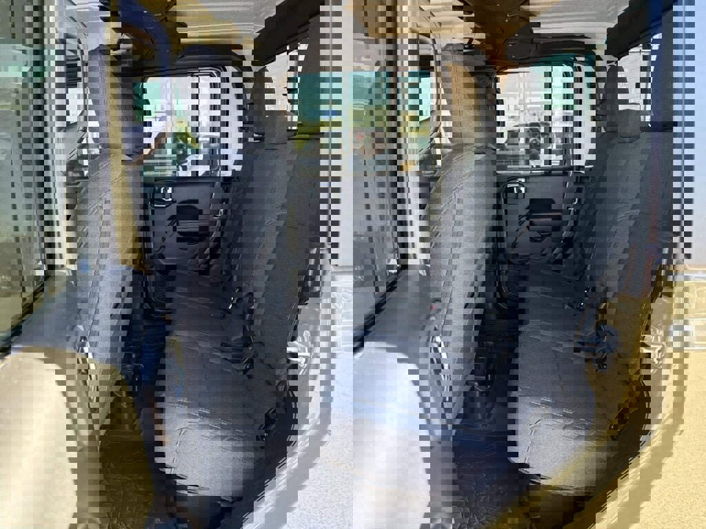 New 2025 Jeep Gladiator Willys image 14