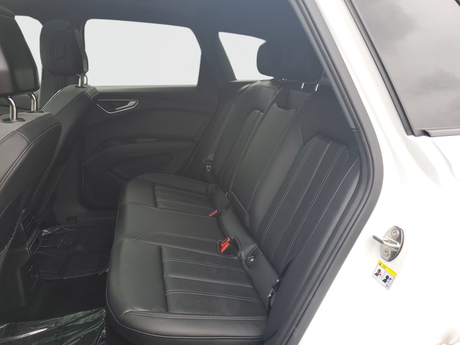 Used 2025 Audi Q4 e-tron Premium w/ Convenience Package RWD image 13