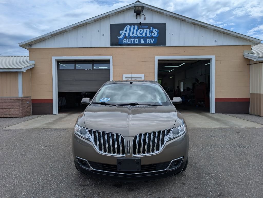 Used 2012 Lincoln MKX AWD image 2