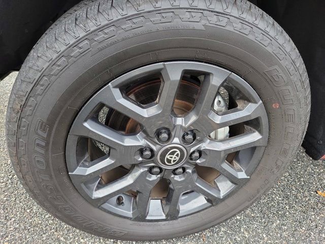 Used 2025 Toyota Tundra Platinum AWD/4WD image 17