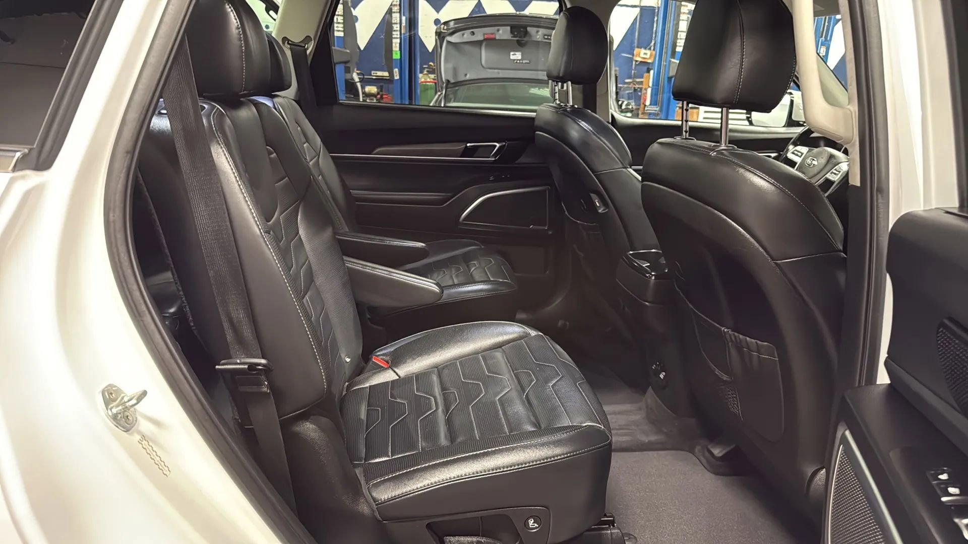 Used 2020 Kia Telluride SX w/ SX Prestige Package image 15