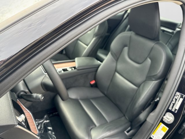 Certified 2024 Volvo S60 B5 Ultimate w/ Protection Package Premier AWD/4WD image 16
