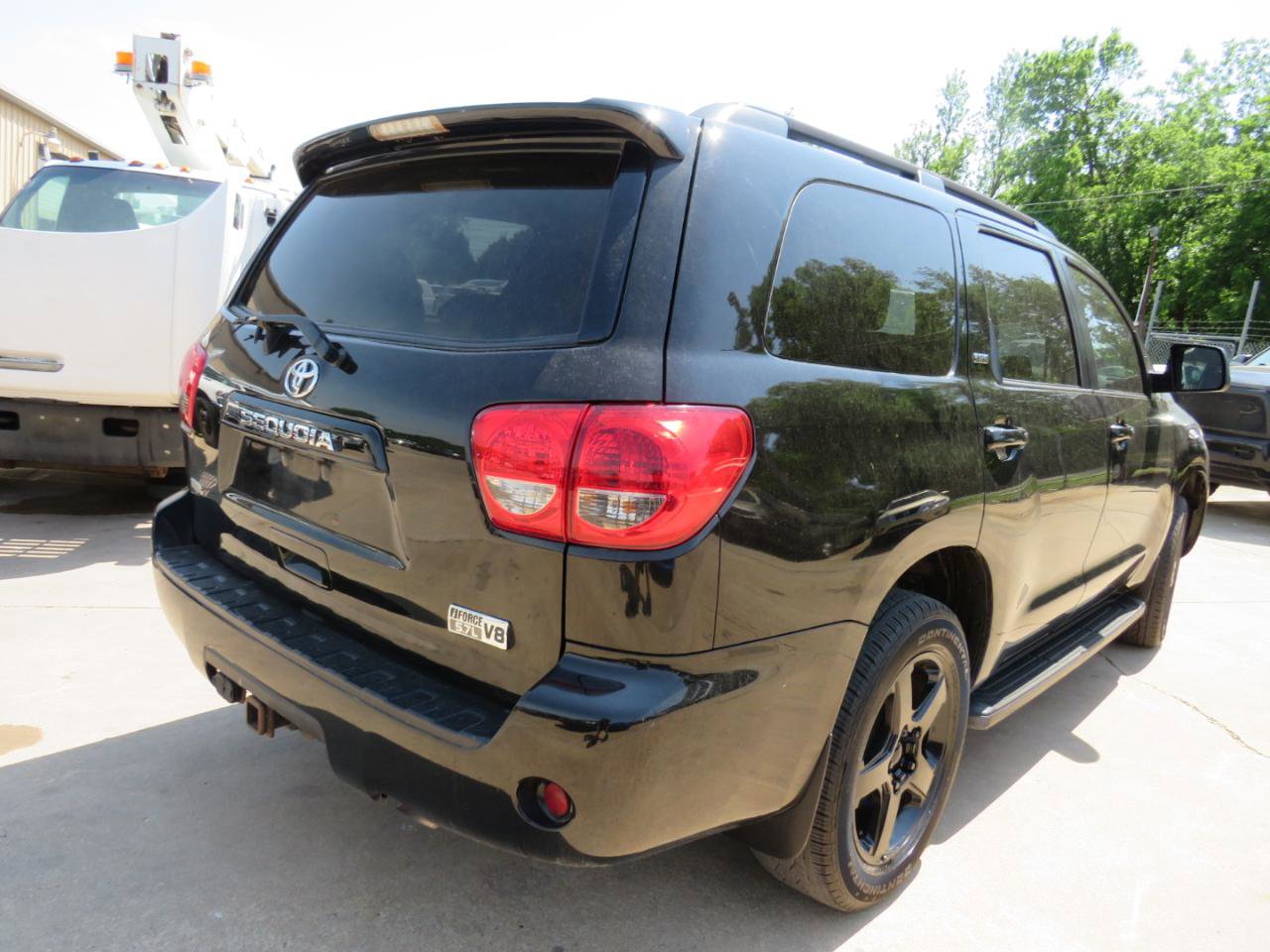 Used 2014 Toyota Sequoia SR5 w/ Sport Appearance Package image 4
