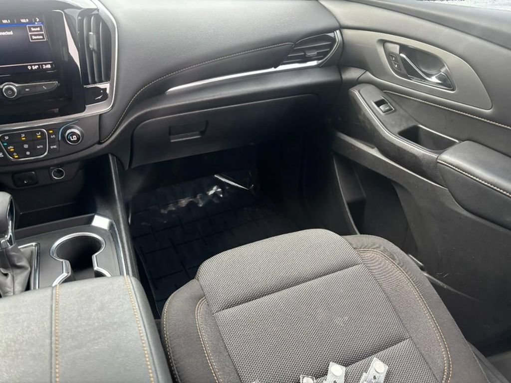 Used 2021 Chevrolet Traverse LS AWD/4WD image 17