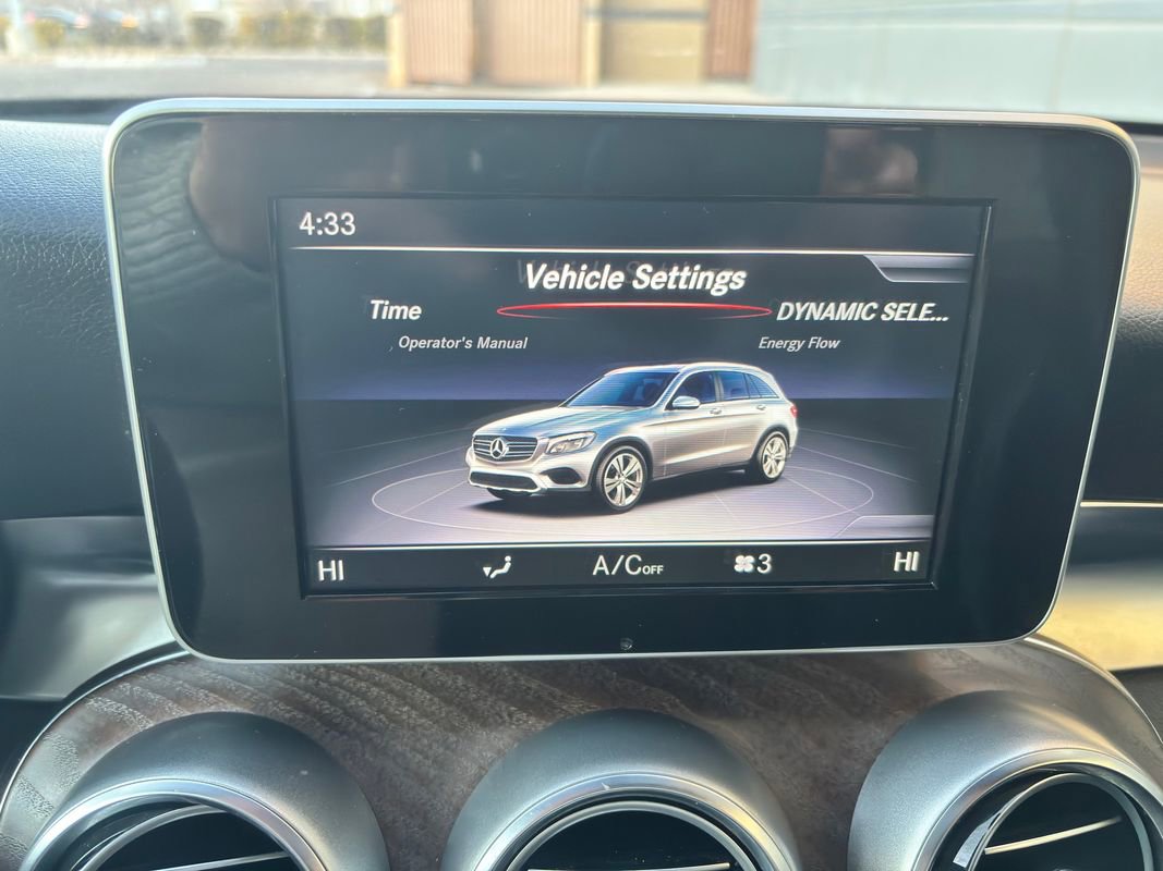 Used 2019 Mercedes-Benz GLC 350e 4MATIC image 28