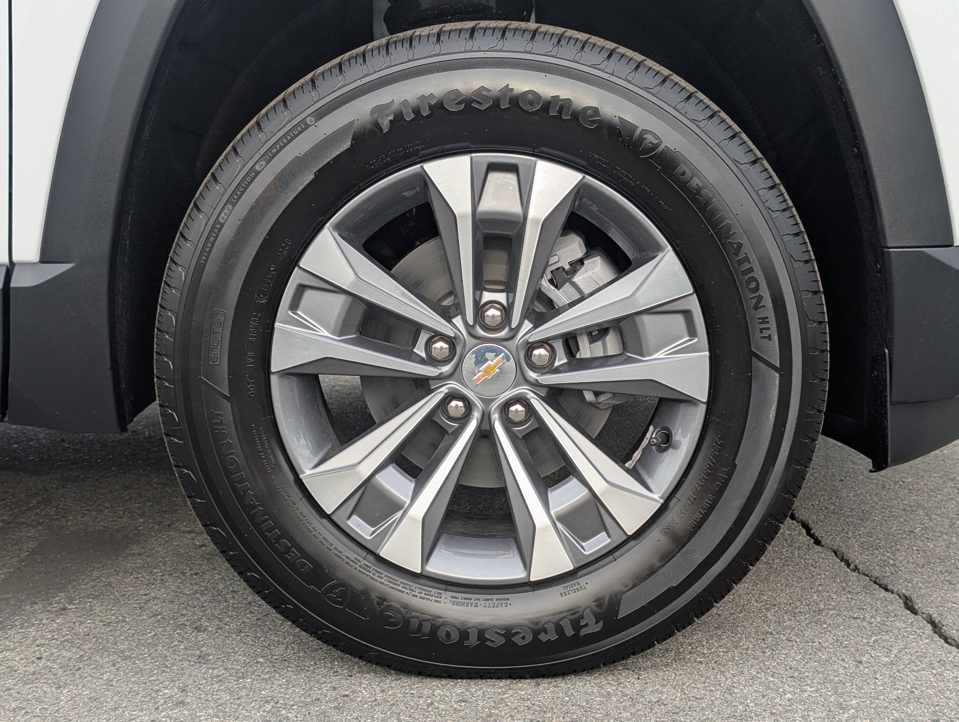 New 2027 Chevrolet Equinox LT FWD image 6