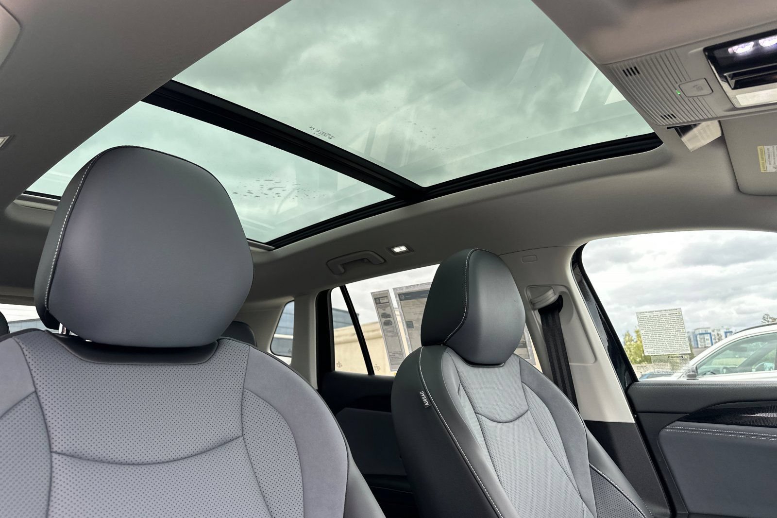 New 2026 Volkswagen Tiguan SE AWD/4WD image 17