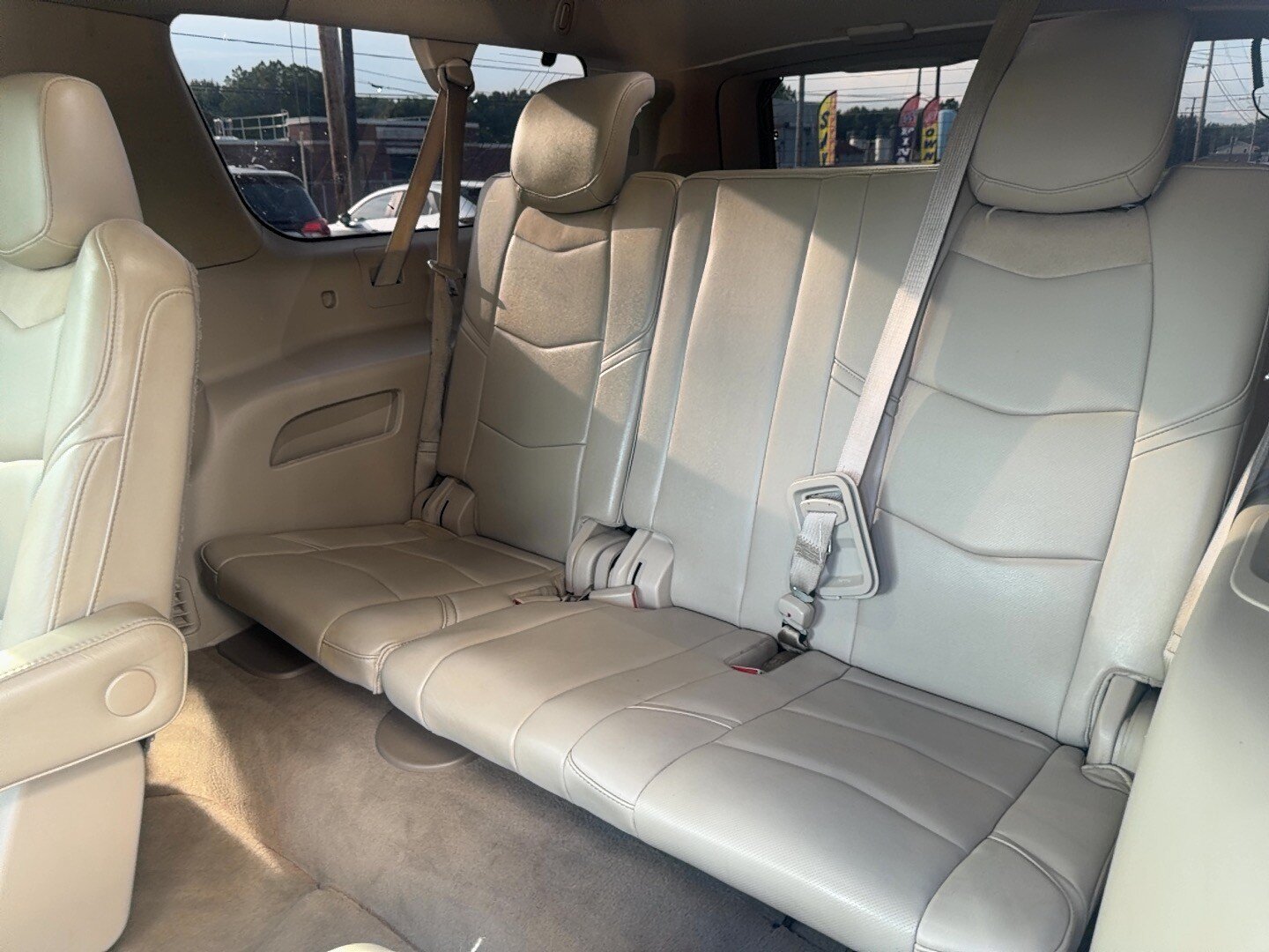 Used 2018 Cadillac Escalade ESV Luxury AWD/4WD image 16