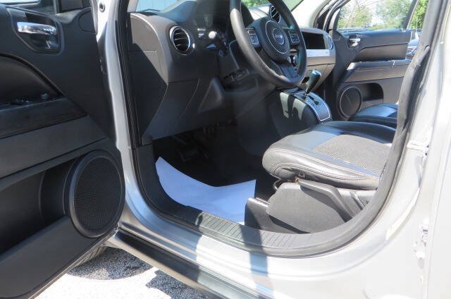 Used 2015 Jeep Compass Sport w/ Power Value Group FWD image 13
