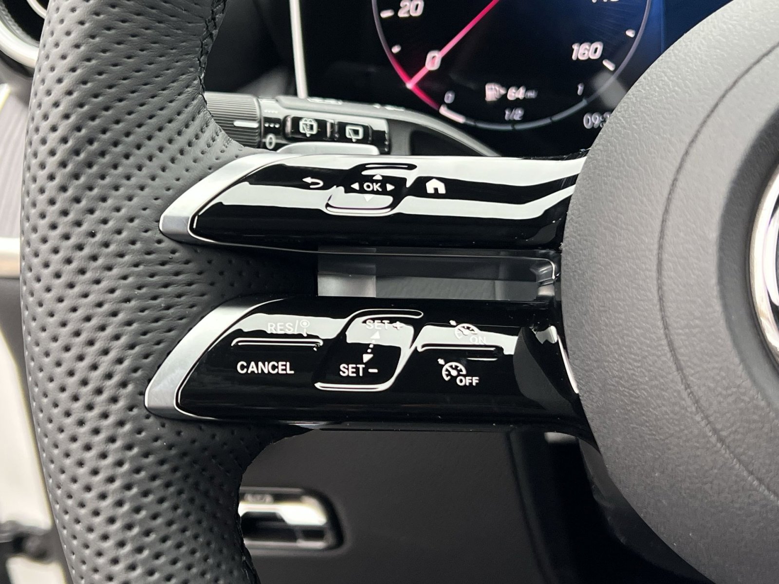 New 2026 Mercedes-Benz GLC 300 4MATIC image 30