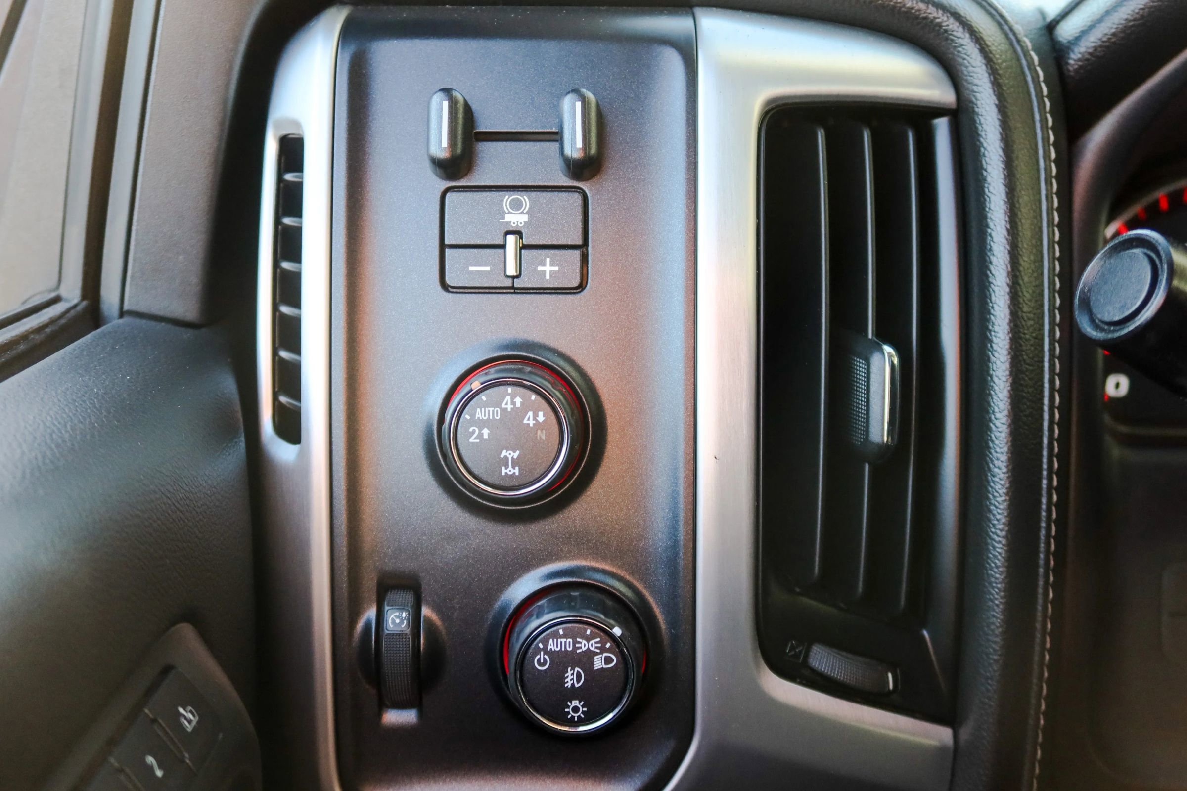 Used 2016 GMC Sierra 1500 SLT AWD/4WD image 16
